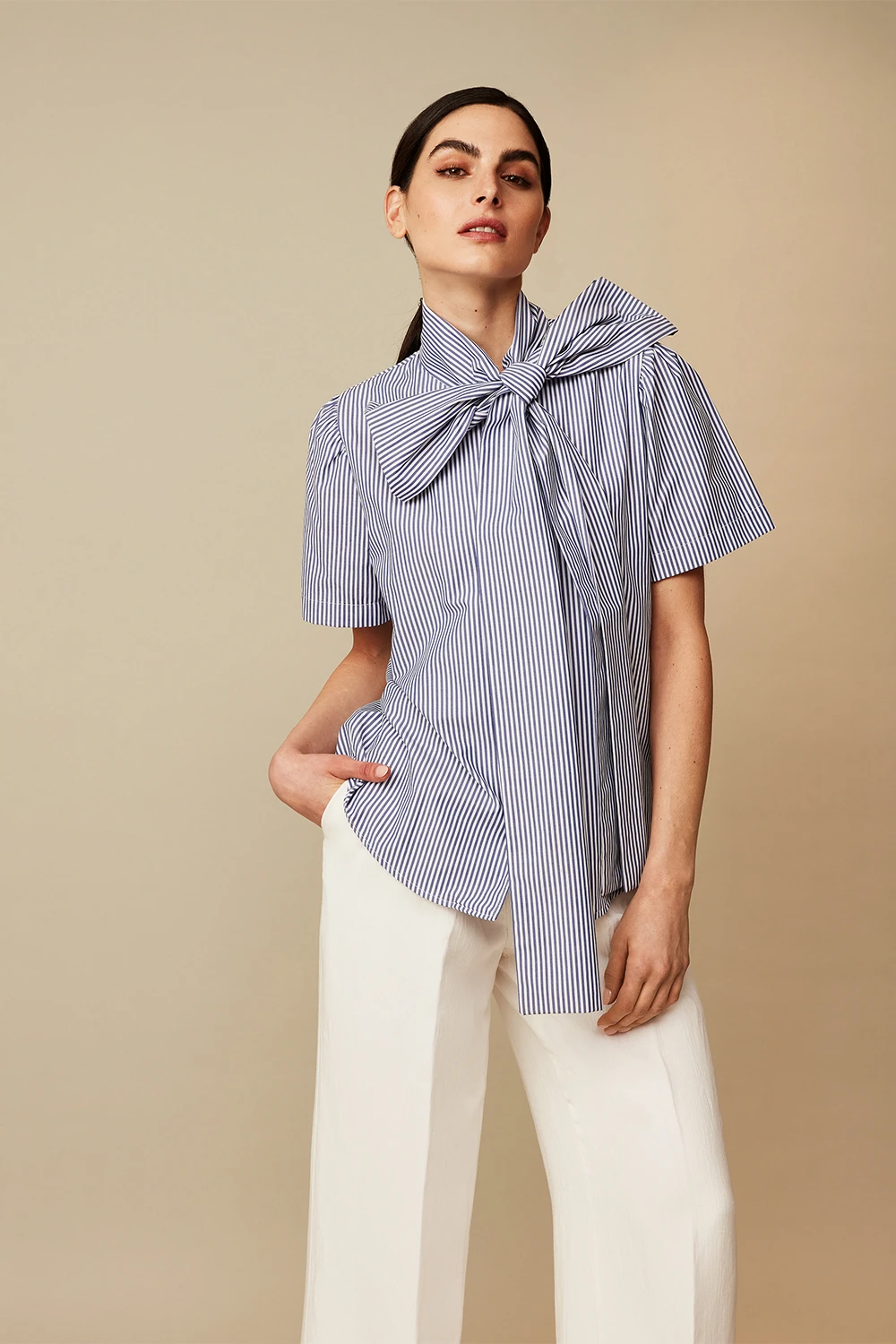 Short-sleeved bow tie Blouse